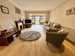 Lounge- click for photo gallery